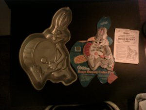 Bugs Bunny Cake Pan - by Wilton -- 502-3517 -- 1983 *