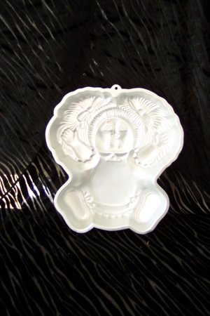 Cabbage Patch Kid Cake Pan - by Wilton -- 2105-1984 -- 1984 *