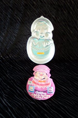 Chick In Egg Cake Pan - by Wilton -- 2185-2356 -- 1985 *
