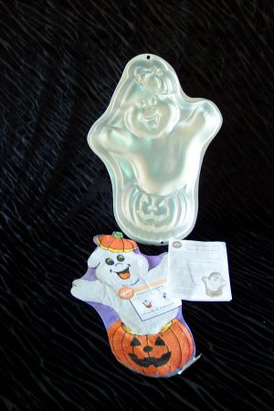 Haunted Pumpkin Cake Pan - by Wilton *
