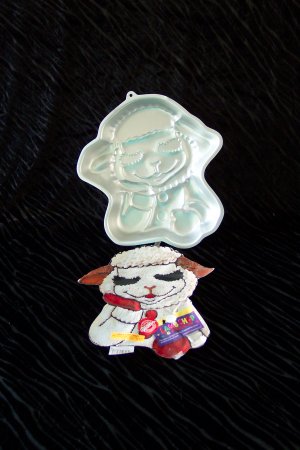 Lamb Chop Cake Pan - by Wilton -- 2105-8468 -- 1993 *