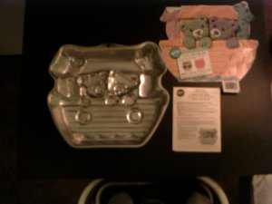 Noah's Ark Cake Pan - by Wilton -- 2105-2026 -- 1999 *