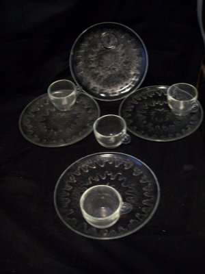 Anchor Hocking -- 8 Piece Snack Set