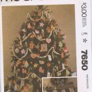 7650 McCall's -- Christmas Decorations - (L)