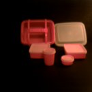 Tupperware -- Mini Lunch Pail -- complete -- 11 pieces - (B-2)