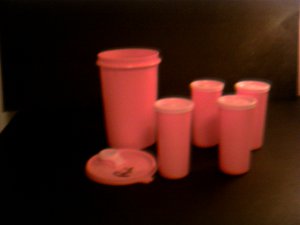 Tupperware -- Orange Juice Container with 4 glasses + lids for all five containers (B-1)