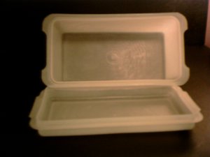 Tupperware -- Bread Container (B-1)