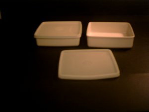 Tupperware -- 2 Individual Sandwich Containers (B-2)