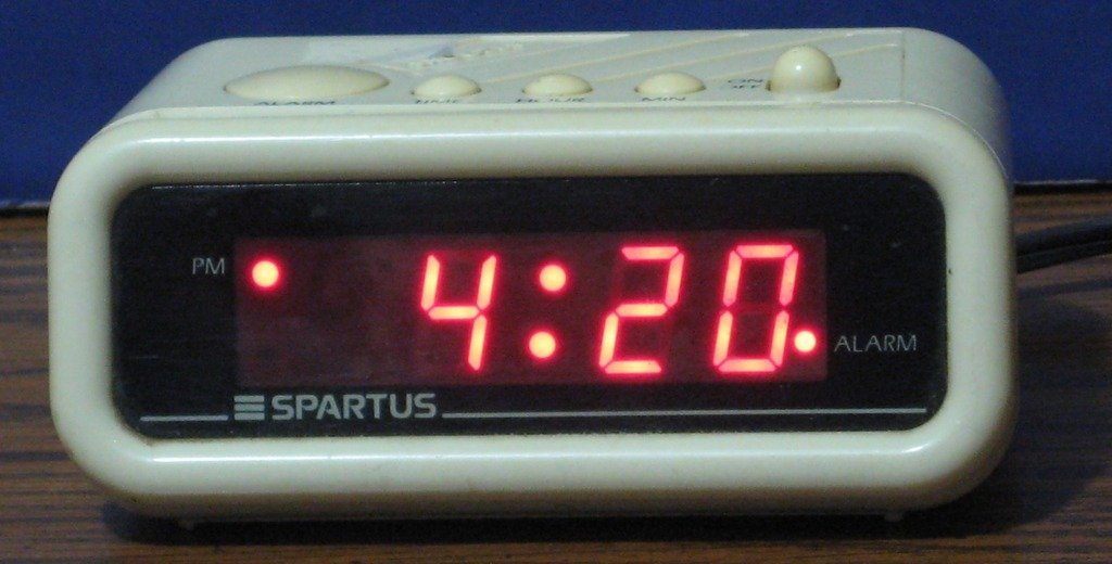 Spartus Digital Red LED Alarm Clock 1147 White 1980s Vintage