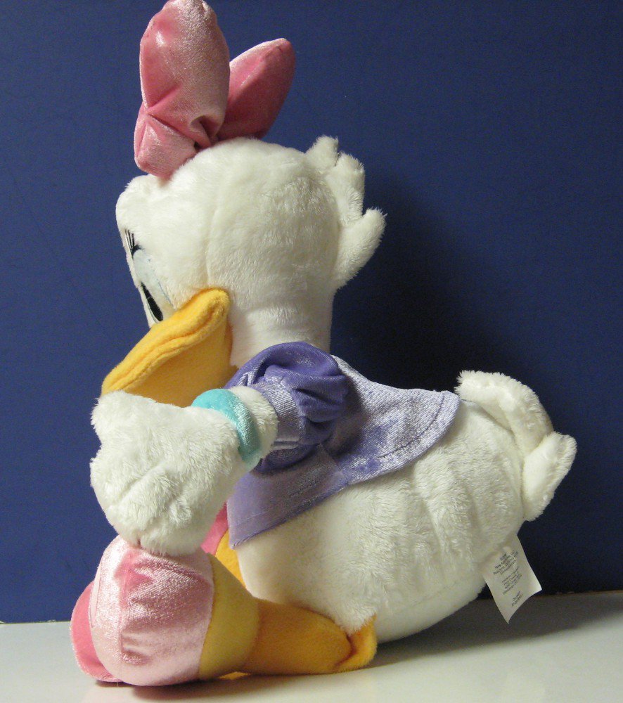 small daisy duck plush