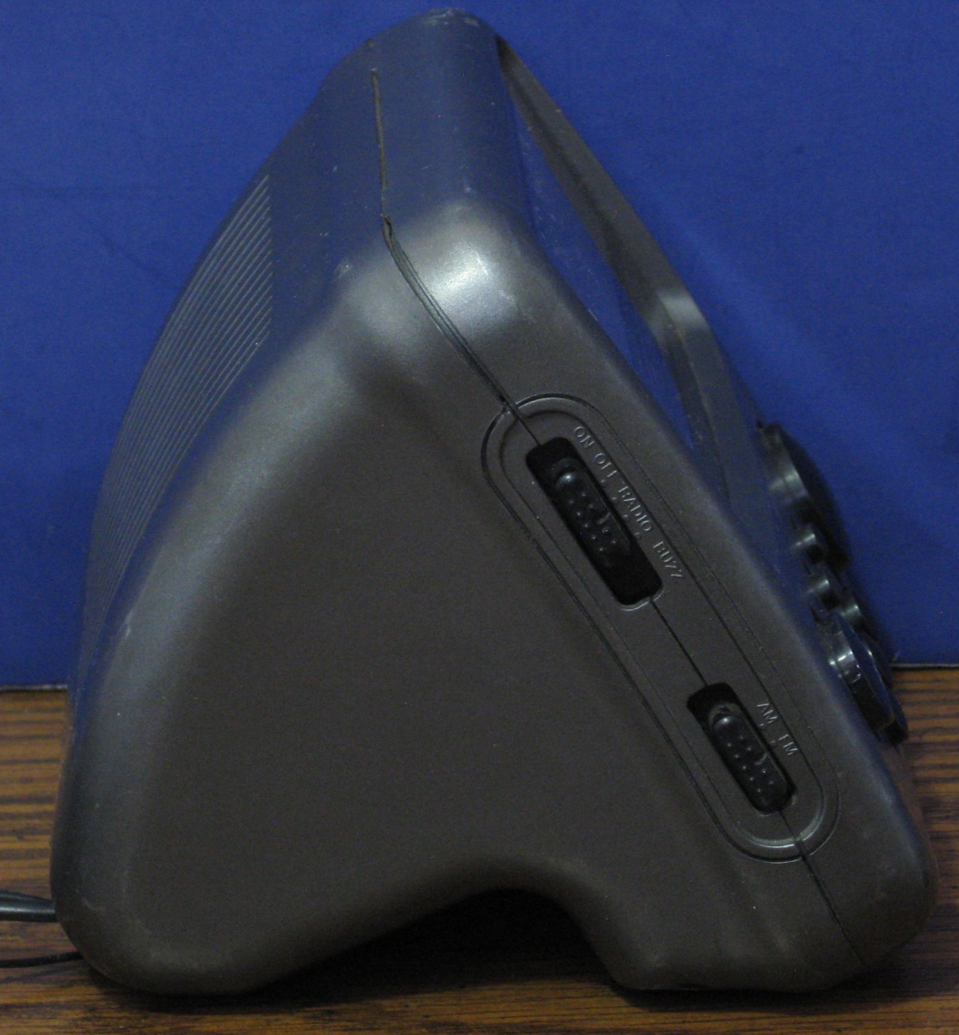 Soundesign GWA 3654 MCL AM FM Radio Alarm Clock Gentle Wake System Black