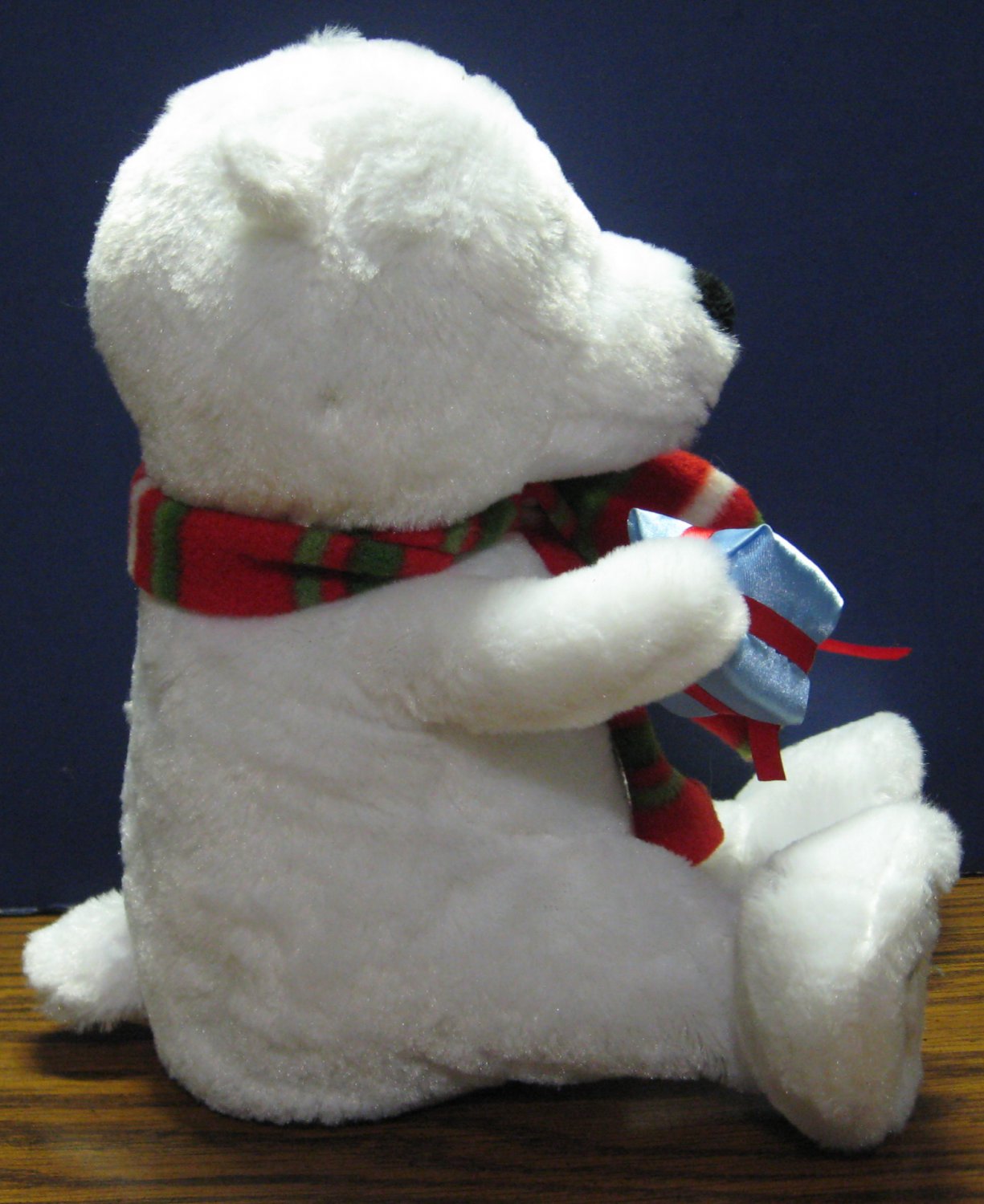 christmas singing polar bear