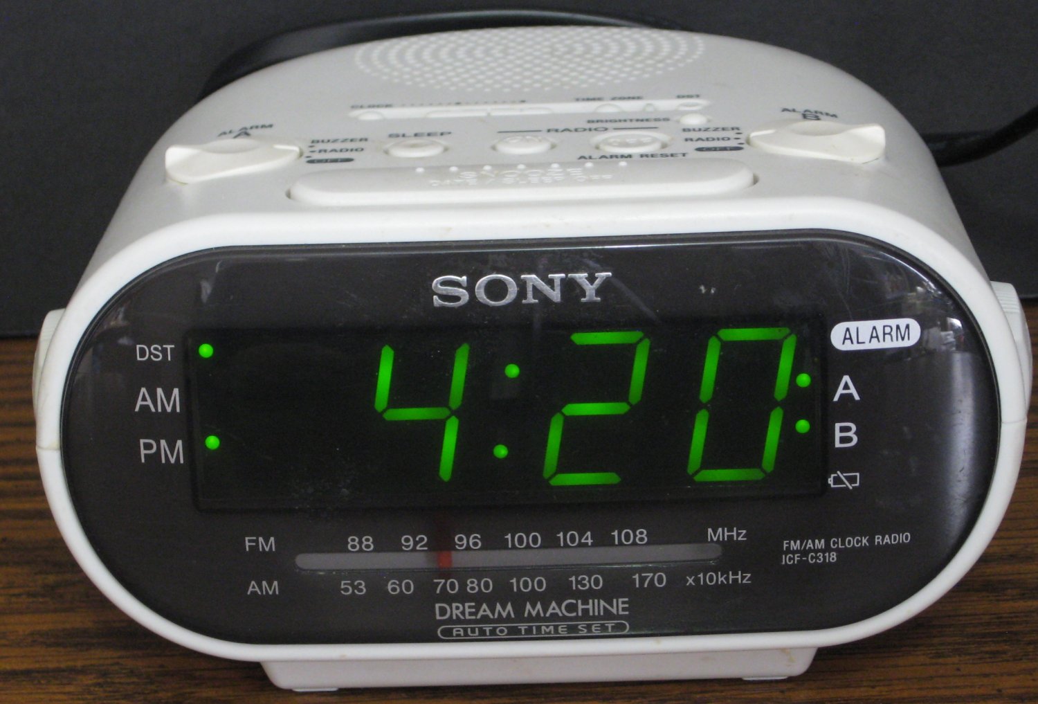 Sony Dream Machine Icf C318 Alarm Clock Am Fm Radio White 5b95859ef141c 78841b Jpg
