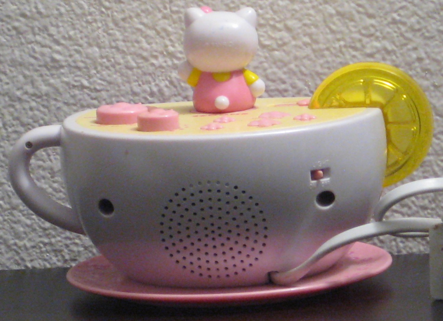 SOLD Hello Kitty Tea Cup Alarm Clock AM FM Radio Night Light KT2055