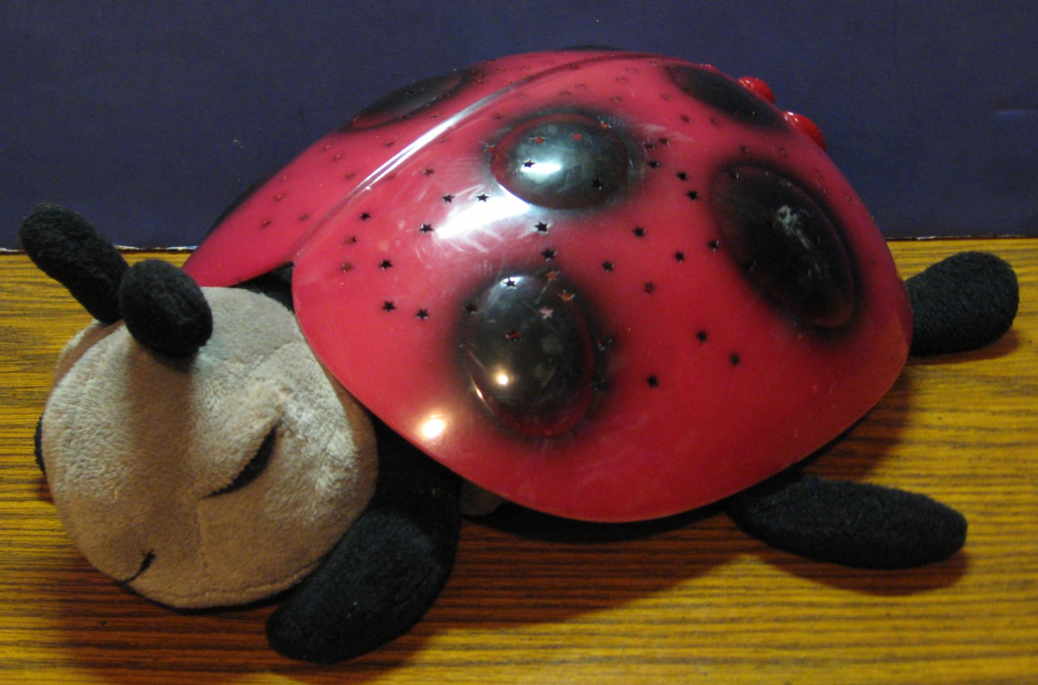 SOLD - Cloud B Light Up Twilight Ladybug Night Light - Makes Colored Stars