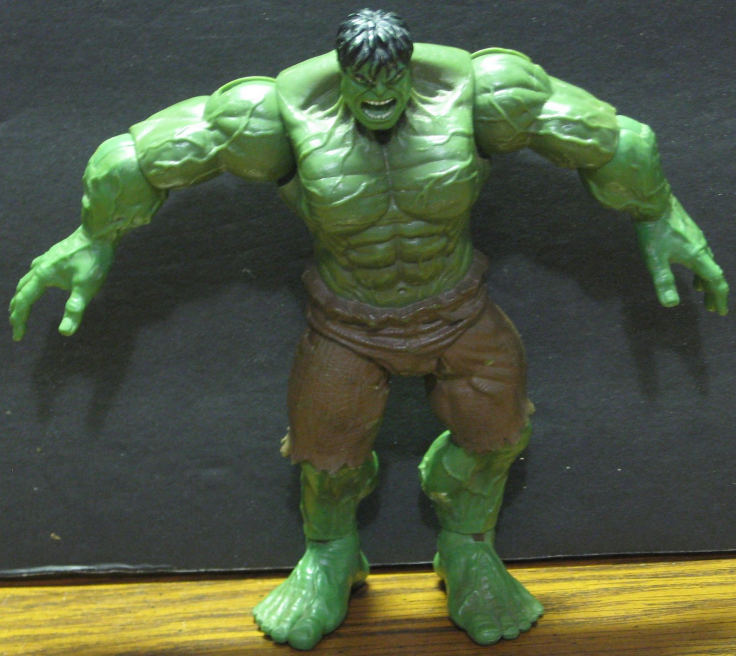 incredible hulk toy hands