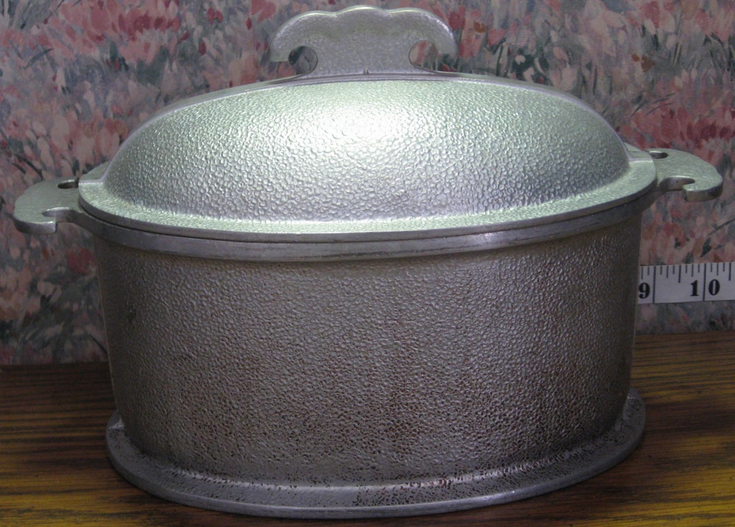 Guardian Service Hammered Aluminum Triangular Soup Pot and Lid 1930s