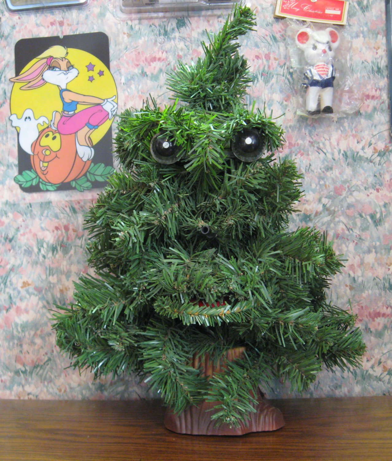 SOLD Gemmy Douglas Fir Animatronic Singing Christmas Tree 1996 Vintage