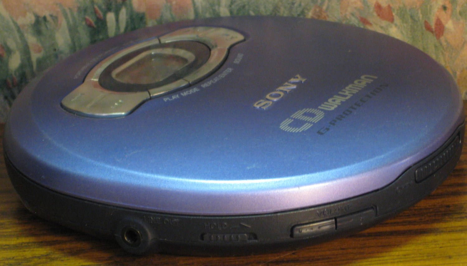 SOLD - Sony Discman D-EJ611 Personal CD Walkman Player - Blue - CD-R ...