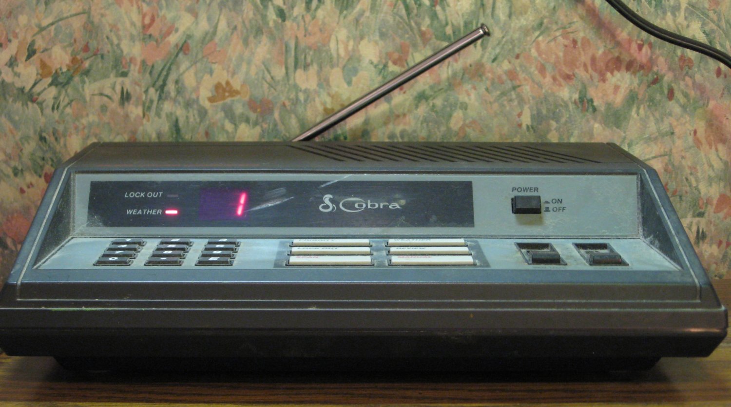 Cobra SR-900 Police / Weather Scanner - 16 Channels - 1992 Vintage