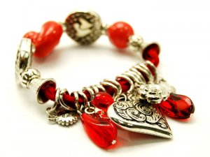 Heart Rose Lucite Beads Stretch Charm Bracelet BR37