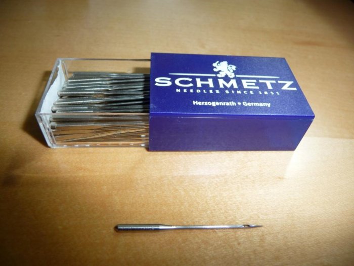 Schmetz Universal Point Sewing Machine Needles - Size 90 / 14 - Box of 100