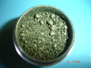 MAC GOLDEN OLIVE PIGMENT- SAMPLE WITH SIFTER