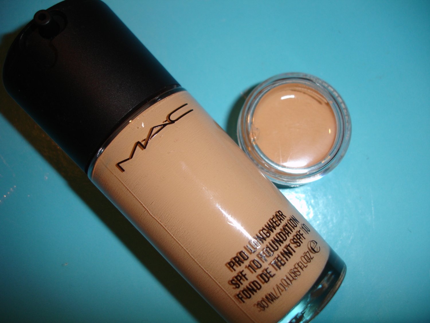 Mac 25. Мак NC 25 Longwear. Mac тональный nc10. Mac Pro Longwear SPF 10 Foundation NW 15. Mac nc25 тональная основа.