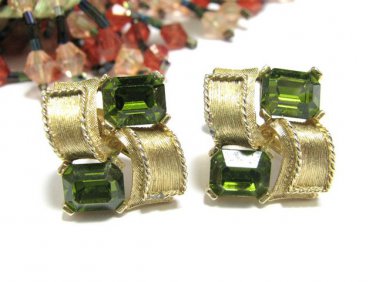 Green Rhinestone Earrings Lisner Vintage Designer Gold Emerald Cut Screw Back Retro Jewelry