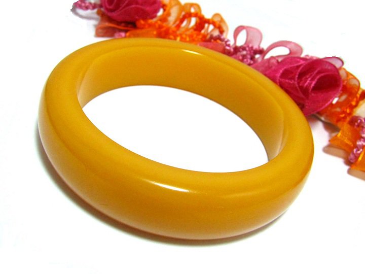 Chunky Butterscotch Bakelite Bracelet Bangle Thick Mustard Vintage 1940 Retro Mod Jewelry