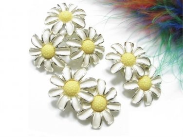 Daisy Sunflower Brooch Earrings Kramer Vintage Pin Jewelry White Enamel Gold Retro Fashion 50s