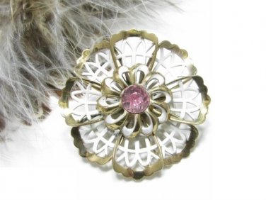 White Lattice Flower Brooch Coro Vintage 50s Pink Rhinestone Gold Pin Designer Fashion Jewelry