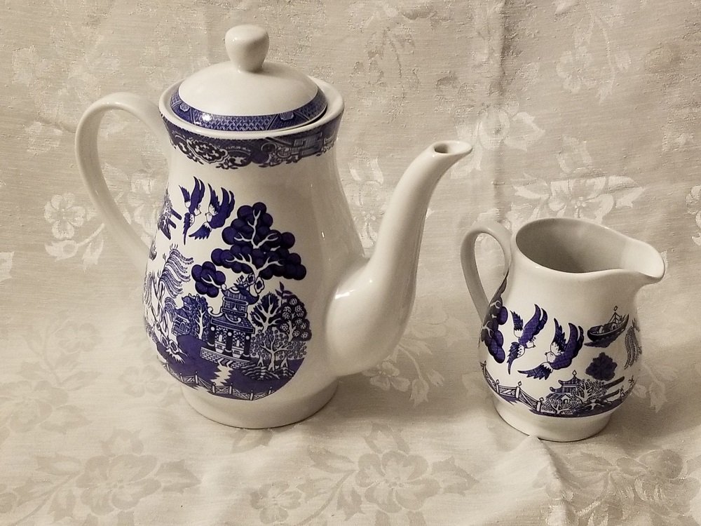 Blue Willow Royal Cuthbertson Coffee Pot with Lid & Creamer