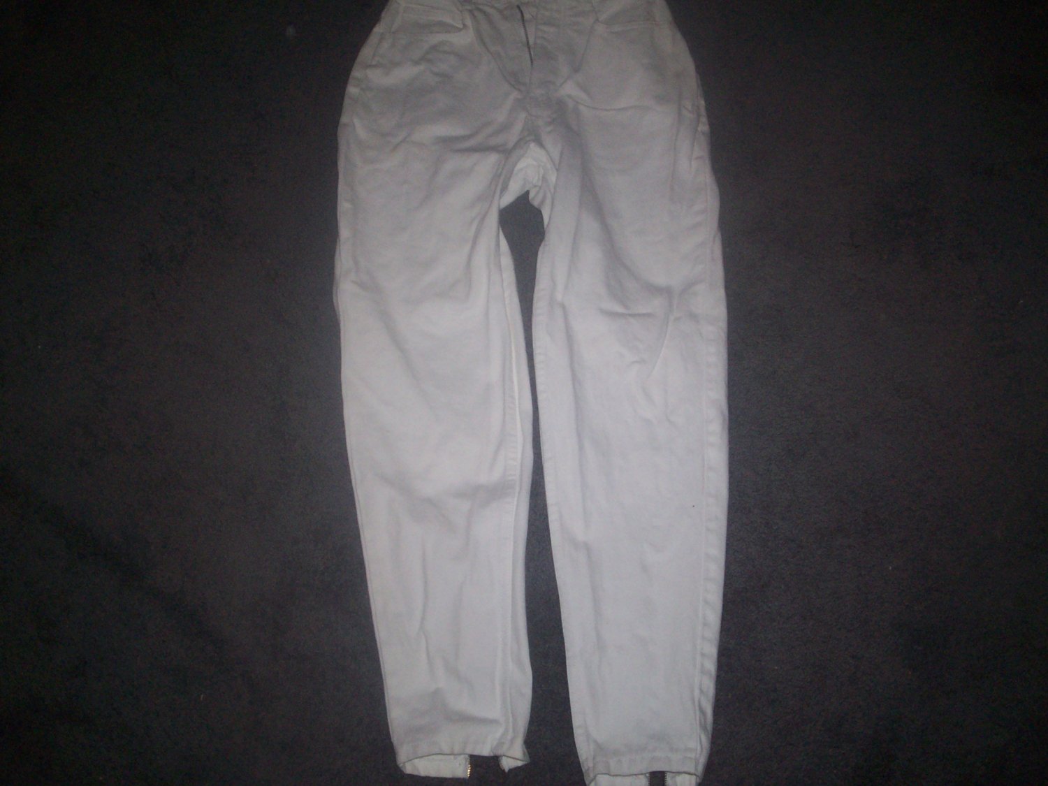 Women's White Tappered Leg Size 9/10 Jordache Jeans