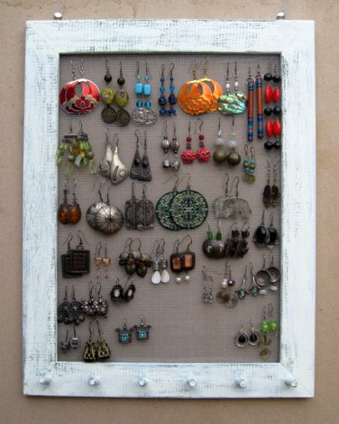 Cream Shabby Chic jewelry display