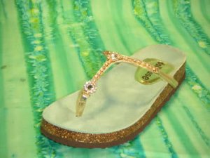 Dollhouse Alexis GOLD Sparkly sandal flats size 9 NEW IN BOX