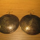 Floral engraving earrings