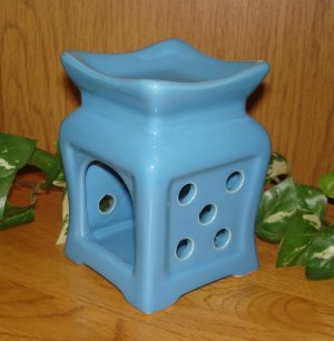 Ceramic Tart Burner - Blue with Polka Dot Design
