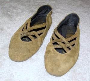 Ladies Olive Suede Sam & Libby Flats size 7M