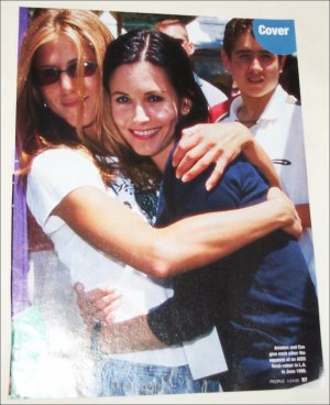 Jennifer Anniston & Courtney Cox Picture