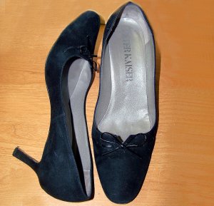 vintage 70s Black velvet heels Peter Kaiser size 9 shoes