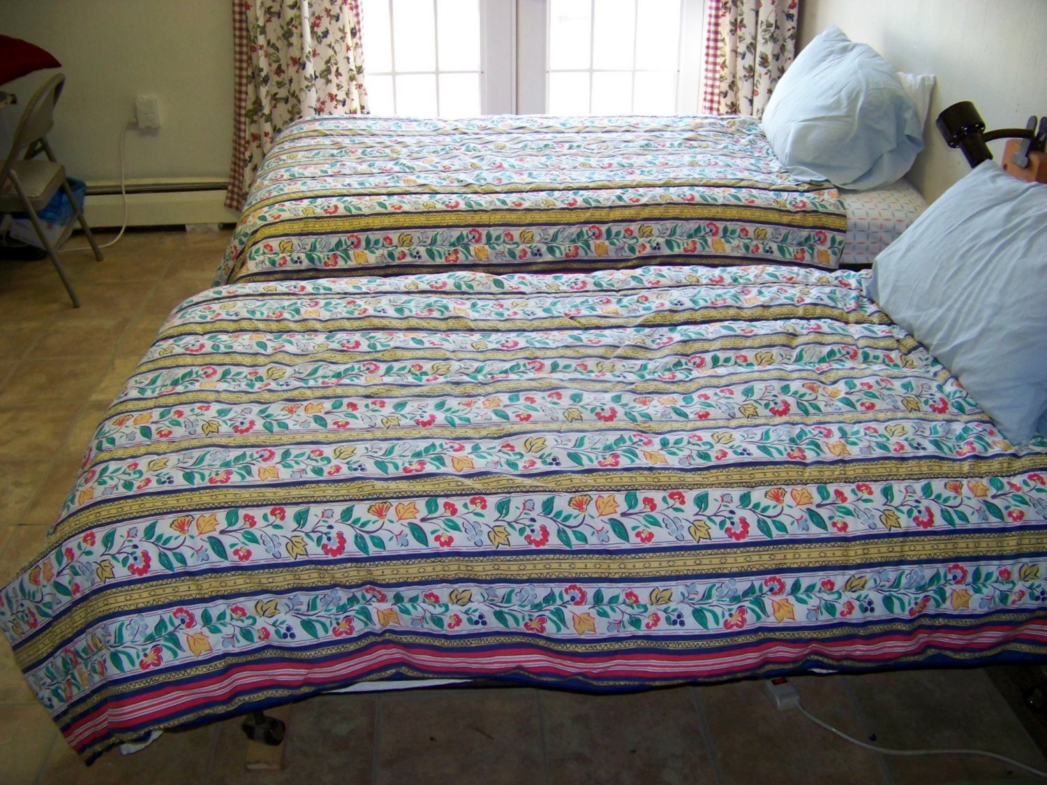 Ikea twin Comforters matching set of two dutch tulips