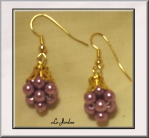 EARRINGS IN GRAPE CLUSTER SHAPE WITH SMOKED PINK COLORED BEADS (E-3084)