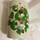 EXCELLENT CONDITION Portmeirion Summer Strawberries Canister w/ Wood Lid - 8.25"