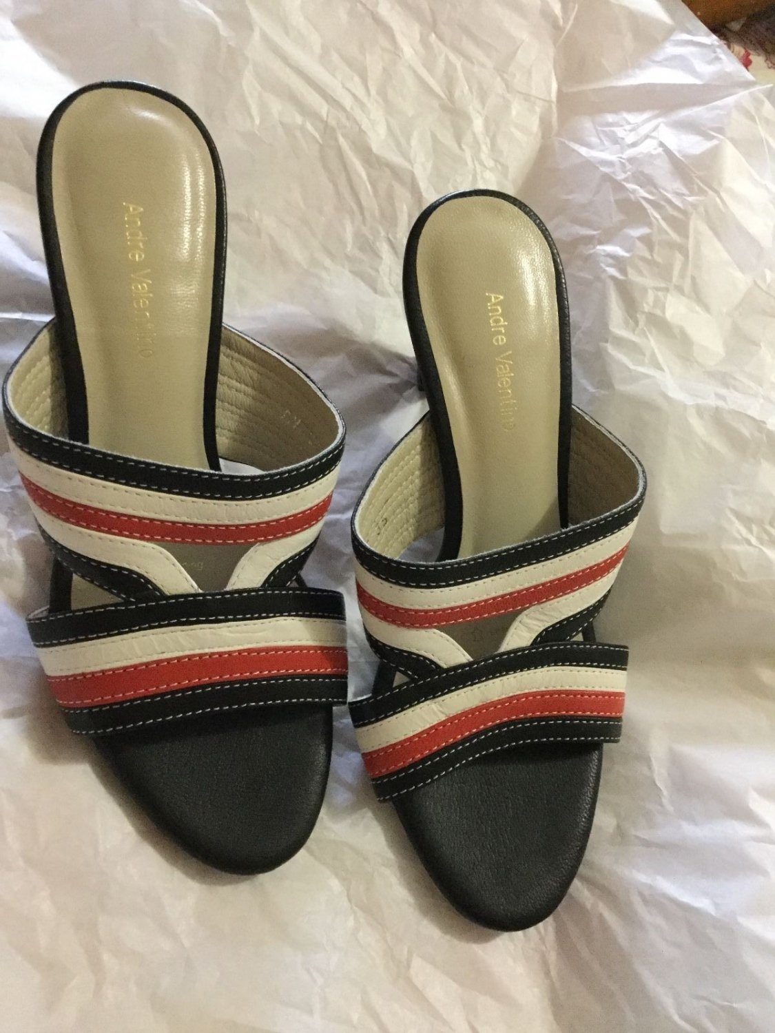 NEW Andre Valentino Leather Mules - 35/5