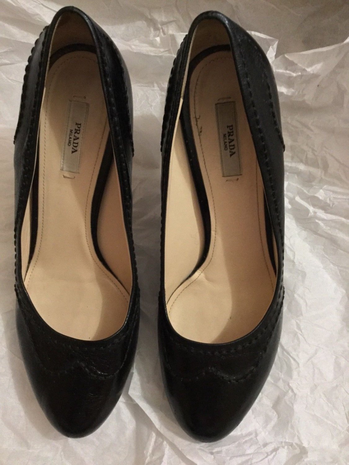 EXCELLENT CONDITION PRADA Black Leather Oxford Style Pumps - 40