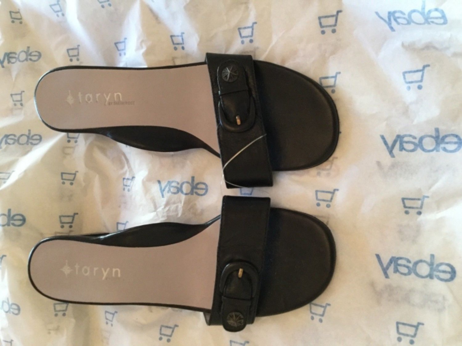 EXCELLENT CONDITION Taryn by Taryn Rose Black Leather Mule Sandals - 9