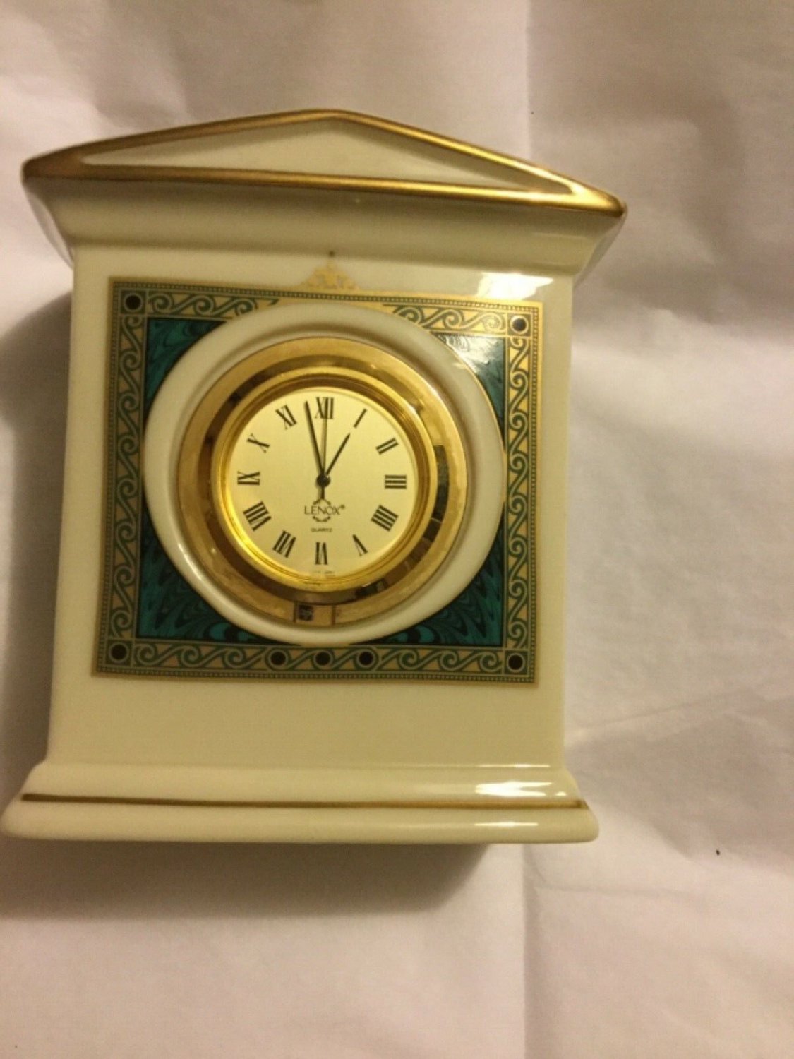 EXC Lenox CLASSIC EDITION GIFTWARE Clock w/ Ornate Detail and Gold Trim - 4&acirc;��T