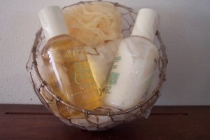 NATURAL BODYSOURCE Bath & Body Gift Set GARDENIA ~ Retired Fragrance
