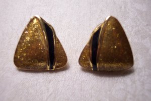 Vintage Goldtone Glitzy Triangle Post Pierced EARRINGS 26ear